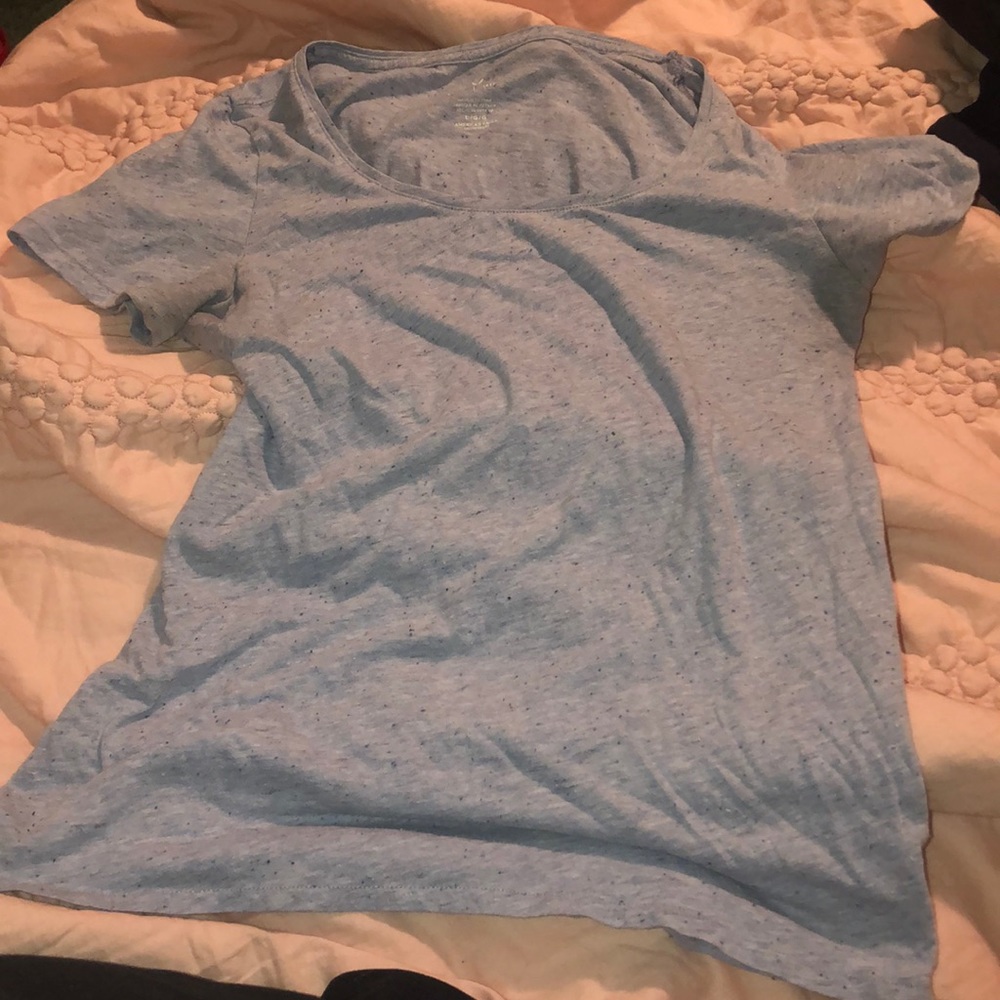 American Eagle light blue speckled t-shirt